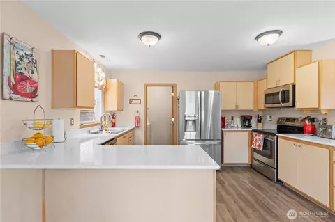 Kitchen - 412 Ozzie St NW, Orting, WA 98360 photo 3 of 3