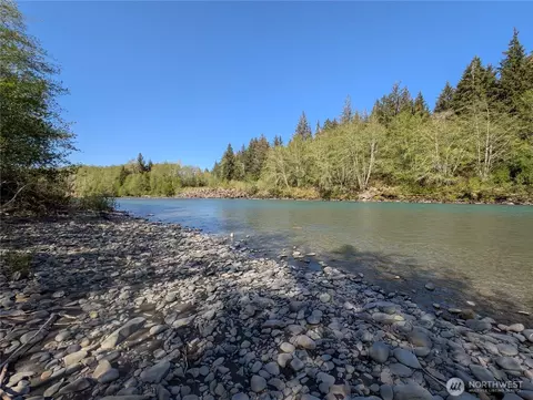 999 Hoh River Park Dr, Forks, WA 98331