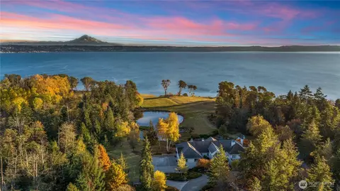 4205 SW Point Robinson Rd, Vashon, WA 98070