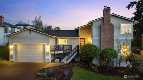 902 7th Ave S, Edmonds, WA 98020