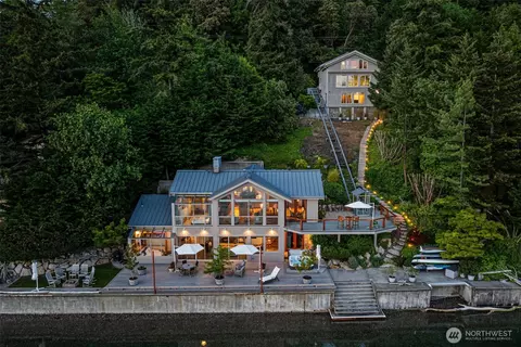 540 3rd Ave, Fox Island, WA 98333