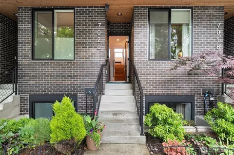 7020 Greenwood Ave N, Seattle, WA 98103