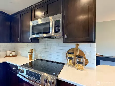 Kitchen - 15003 108th Pl NE, Bothell, WA 98011 photo 2 of 3