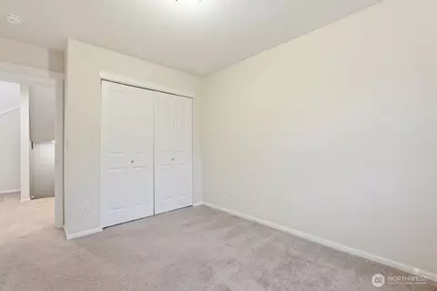 Bedroom - 914 Ofarrell Ln NW, Orting, WA 98360 photo 2 of 9