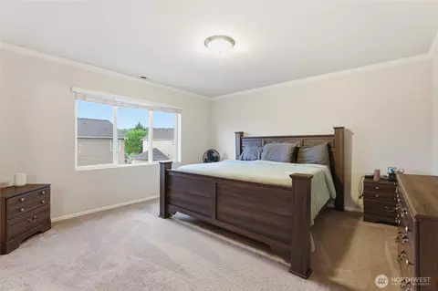 Bedroom - 914 Ofarrell Ln NW, Orting, WA 98360 photo 3 of 3