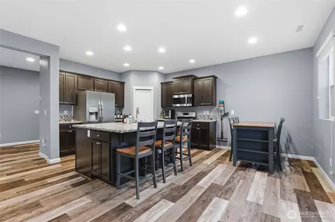 Kitchen - 914 Ofarrell Ln NW, Orting, WA 98360 photo 1 of 3