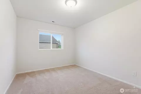 Bedroom - 914 Ofarrell Ln NW, Orting, WA 98360 photo 1 of 9