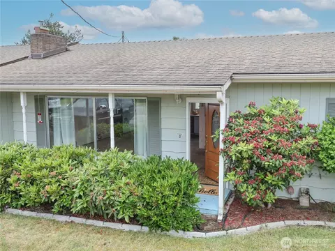 9314 44th Dr NE, Marysville, WA 98270
