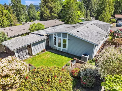 Exterior - 17235 119th Ave NE, Bothell, WA 98011 photo 6 of 9