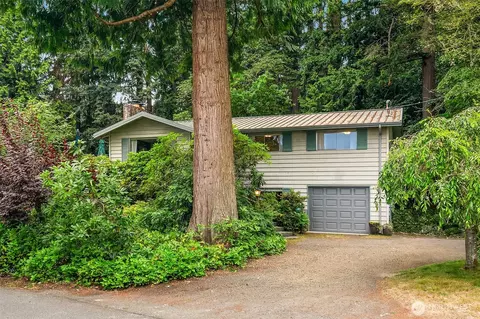 10218 SW Tillicum Ln, Vashon, WA 98070