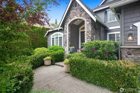 808 275th Pl SE, Sammamish, WA 98075