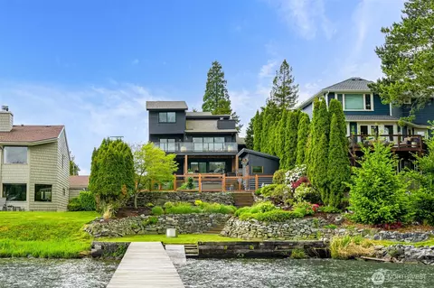 718 Poplar Dr, Bellingham, WA 98226
