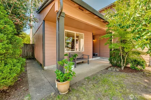 Exterior - 15521 NE 87th St, Vancouver, WA 98682 photo 2 of 10