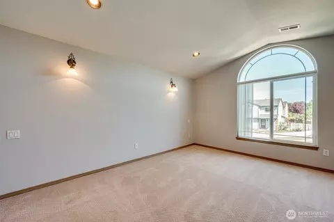 Living - 15521 NE 87th St, Vancouver, WA 98682 photo 3 of 3