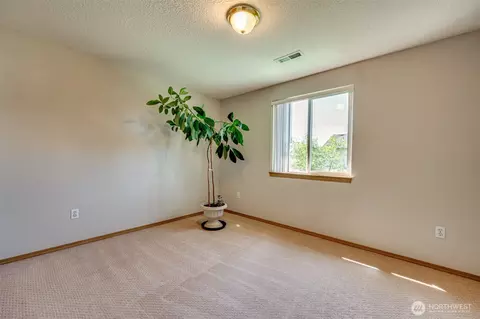 Bedroom - 15521 NE 87th St, Vancouver, WA 98682 photo 5 of 6