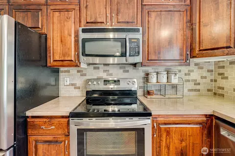 Kitchen - 15521 NE 87th St, Vancouver, WA 98682 photo 4 of 4