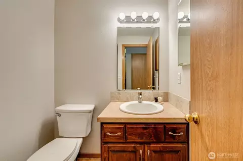 Bath - 15521 NE 87th St, Vancouver, WA 98682 photo 3 of 3