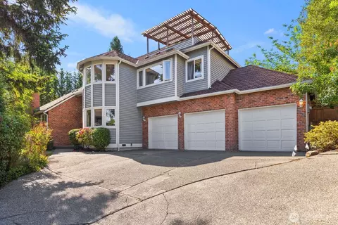 9925 SE 5th St, Bellevue, WA 98004