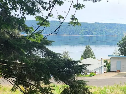 71 N 81 N Mardell Ave, Hoodsport, WA 98548