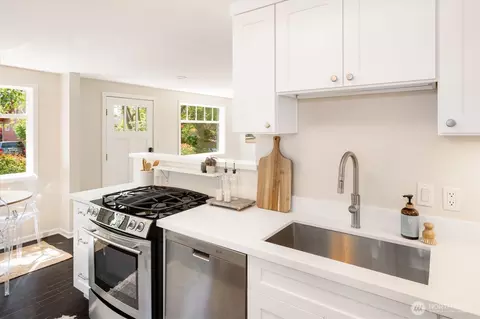 Kitchen - 526 N 84th St, Seattle, WA 98103 photo 3 of 4