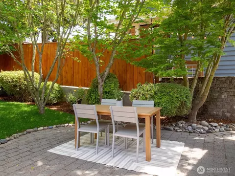 Exterior - 526 N 84th St, Seattle, WA 98103 photo 9 of 14