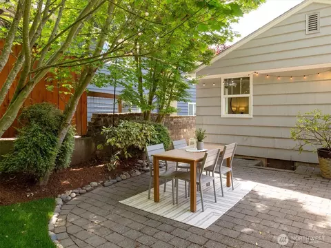 Exterior - 526 N 84th St, Seattle, WA 98103 photo 10 of 14