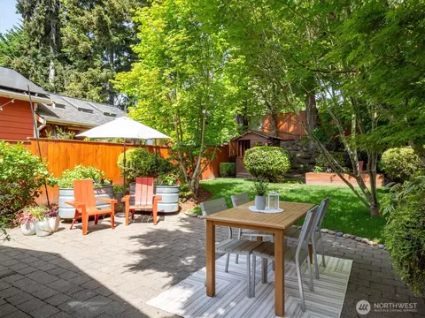 Exterior - 526 N 84th St, Seattle, WA 98103 photo 3 of 14