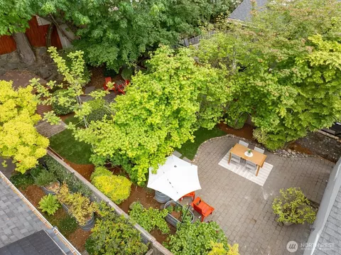 Exterior - 526 N 84th St, Seattle, WA 98103 photo 12 of 14