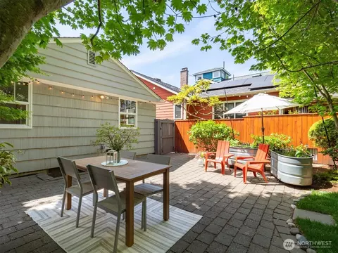 Exterior - 526 N 84th St, Seattle, WA 98103 photo 2 of 14