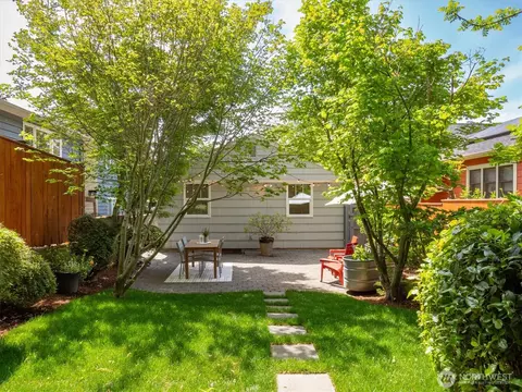 Exterior - 526 N 84th St, Seattle, WA 98103 photo 8 of 14