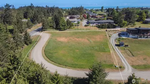 9999 Quiet Waters Ln, Sequim, WA 98382