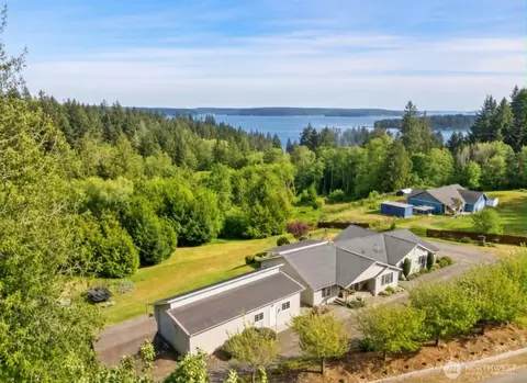 171 E Rauschert Rd, Grapeview, WA 98546