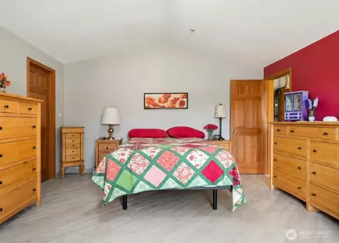 Bedroom - 171 E Rauschert Rd, Grapeview, WA 98546 photo 1 of 4