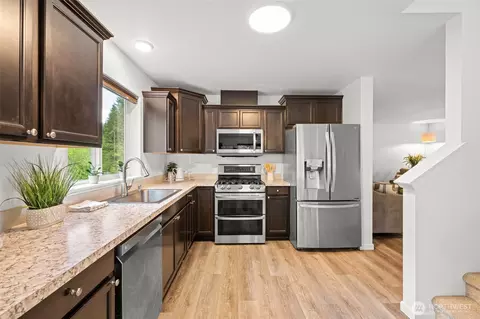 Kitchen - 401 E Sunset Ridge Rd, Union, WA 98592 photo 1 of 2