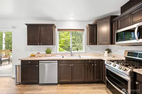 Kitchen - 401 E Sunset Ridge Rd, Union, WA 98592 photo 2 of 2