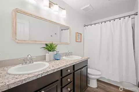 Bath - 401 E Sunset Ridge Rd, Union, WA 98592 photo 1 of 2