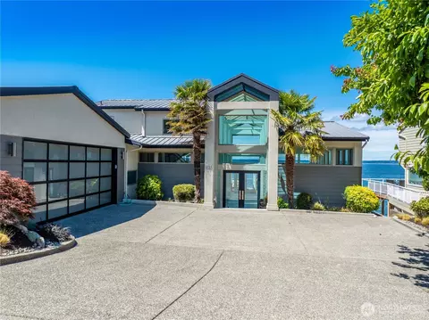1033 Blackberry Ln, Camano Island, WA 98282