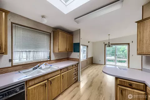 17125 Woodcrest Dr NE, Bothell, WA 98011 photo 6