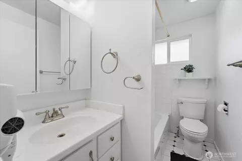 Bath - 309 W Walnut St, Waterville, WA 98858 photo 2 of 2