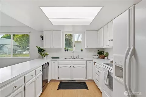 Kitchen - 309 W Walnut St, Waterville, WA 98858 photo 2 of 2