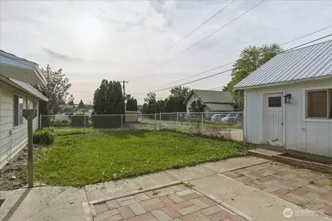 Exterior - 309 W Walnut St, Waterville, WA 98858 photo 3 of 3