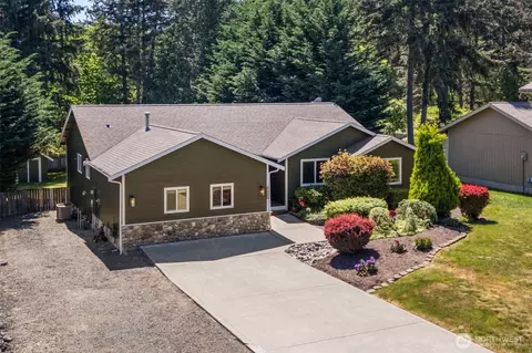 100 E Cardinal Ct, Allyn, WA 98524