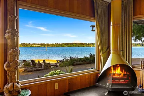 4736 Cooper Point Rd NW, Olympia, WA 98502