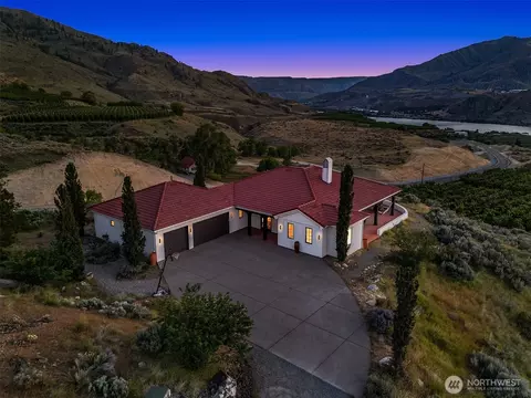 27 Ridge Rd, Orondo, WA 98843