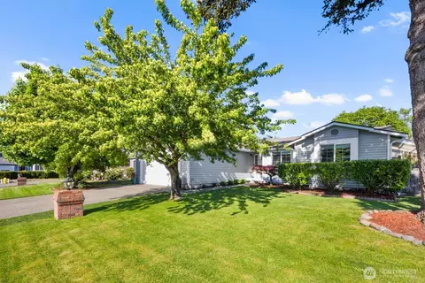Exterior - 407 Berninger St, Enumclaw, WA 98022 photo 3 of 12