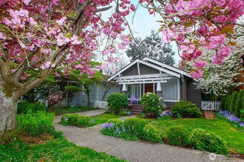 6525 23rd Ave NE, Seattle, WA 98115