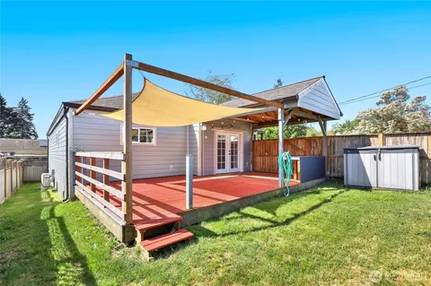 3733 D St, Bremerton, WA 98312