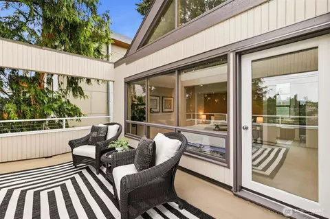 Exterior - 3607 W W Commodore Way, Seattle, WA 98199 photo 6 of 6