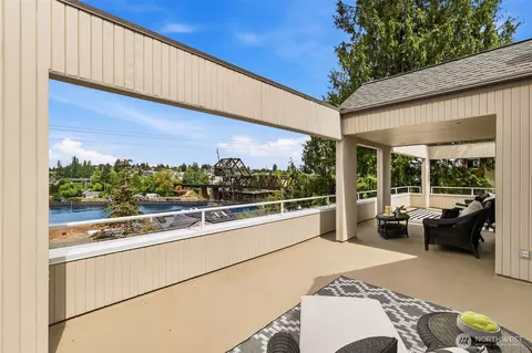 Exterior - 3607 W W Commodore Way, Seattle, WA 98199 photo 5 of 6