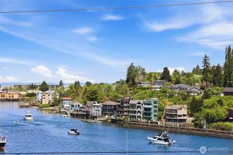View/Area - 3607 W W Commodore Way, Seattle, WA 98199 photo 4 of 8